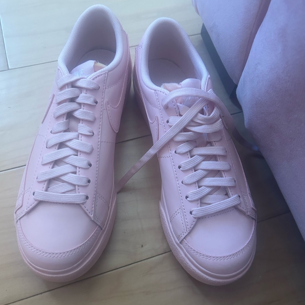 NIKE BLAZER LOW PLATFORM TRIPLE PINK